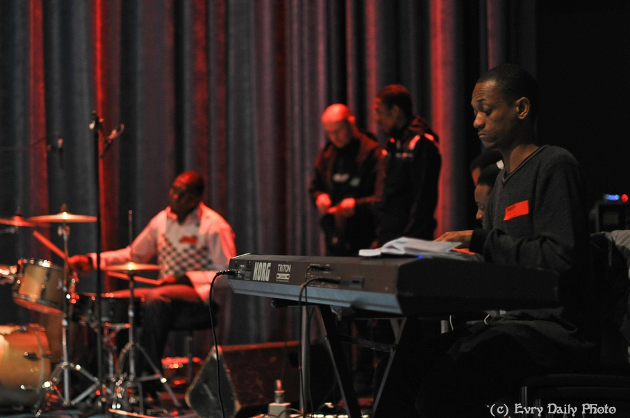 Evry Daily Photo - Telethon Evry 2010 - Concert Evry University Gospel - large - 5243365869.jpg